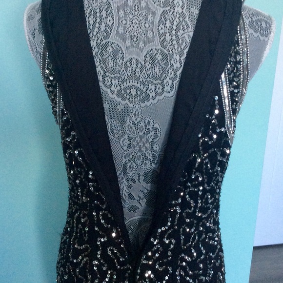 LAURENCE KAZAR NY Size L SEQUENCED GOWN - Picture 9 of 11